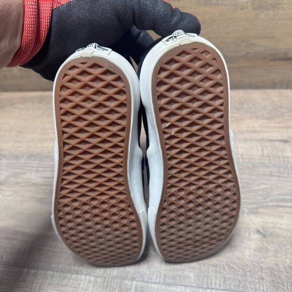 Vans Classic Perforated Black Leather Slip On Sneaker Women's Size 8 - Picture 4 of 7